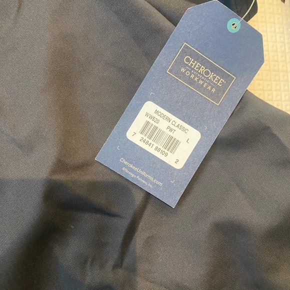 Two Cherokee scrubs tops NWT never worn grey and black size large - Picture 4 of 4